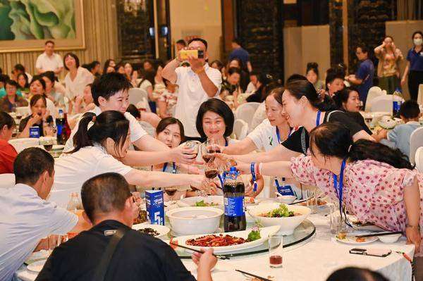 万物向新聚势而生福能源好大夫市场核心领导峰会圆满落幕(图2)