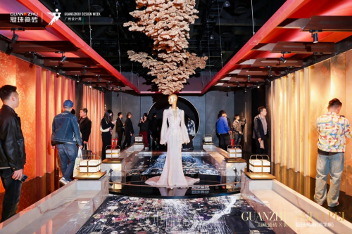 冠珠瓷砖x郭培「冠珠华脉」高定展“高定岩板”突破家装审美新高度(图1)