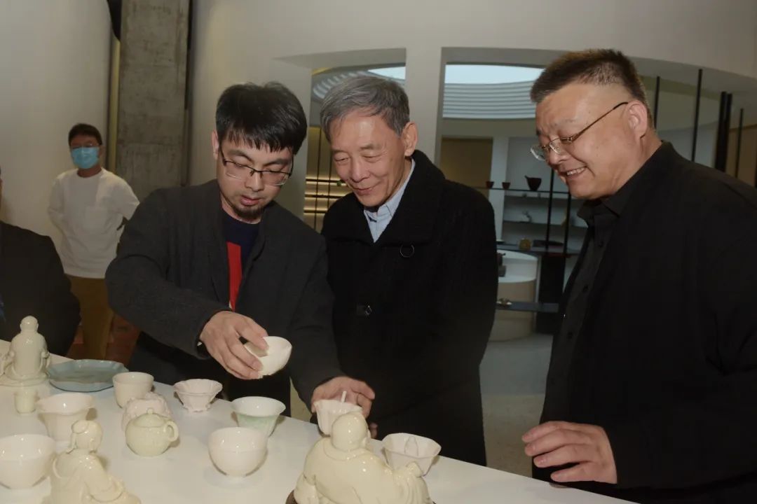 知名演员李光复来到德化瓷艺城·陶瓷街参观(图3)