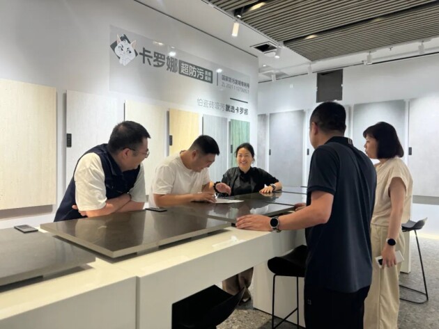 卡罗娜超防污质感瓷砖新定位上市1周年暨800×1350质感砖上市发布会圆满落幕(图4)