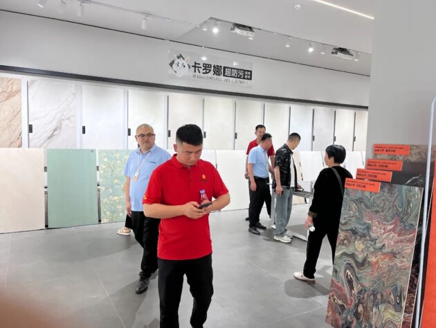 卡罗娜超防污质感瓷砖新定位上市1周年暨800×1350质感砖上市发布会圆满落幕(图9)
