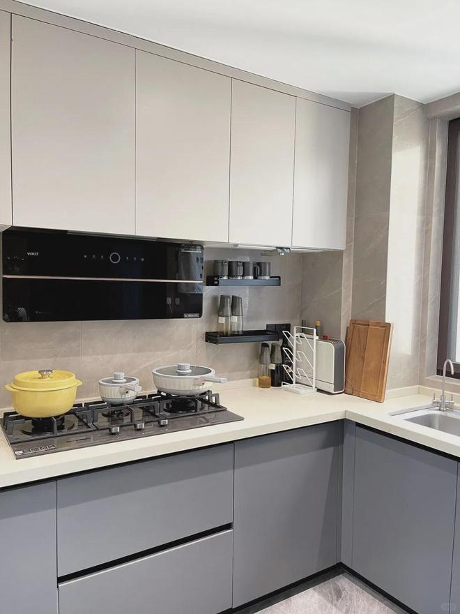 深圳夫妻豪宅曝光！大理石铺满全屋精致家具彰显非凡品味太奢华了！(图9)