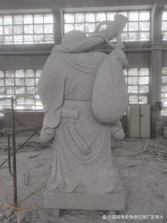 石雕弥勒佛在园林中的装饰作用(图2)
