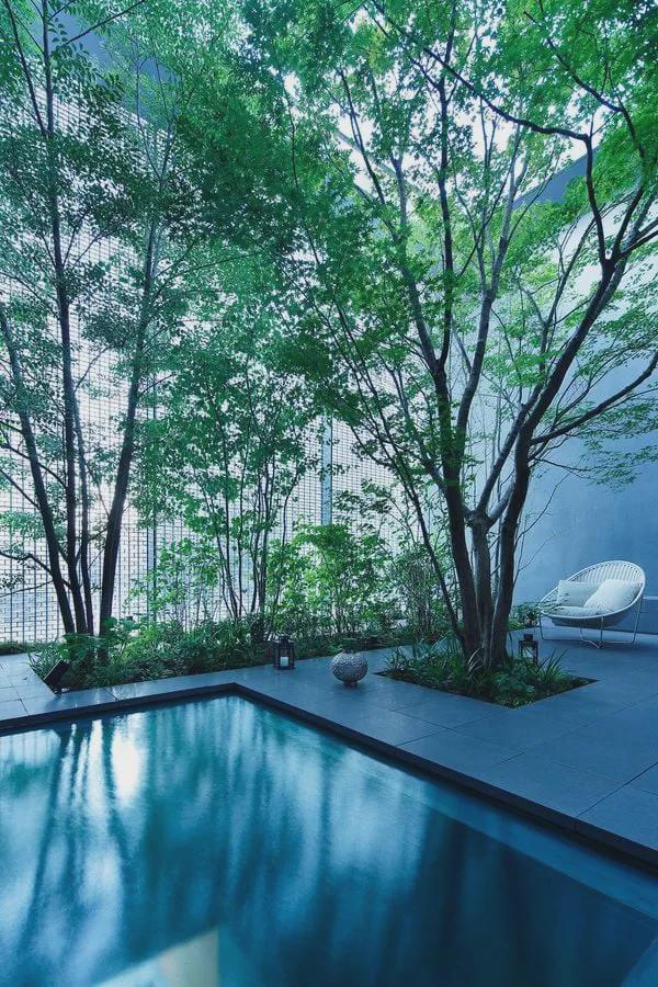 这住宅用了6000块玻璃砖打造的外墙竟然变成了城市里的风景画！(图5)