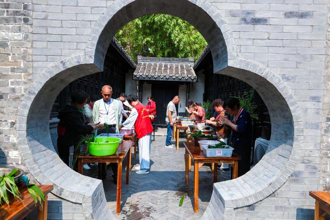 江苏兴化：粽香传情迎端午(图2)