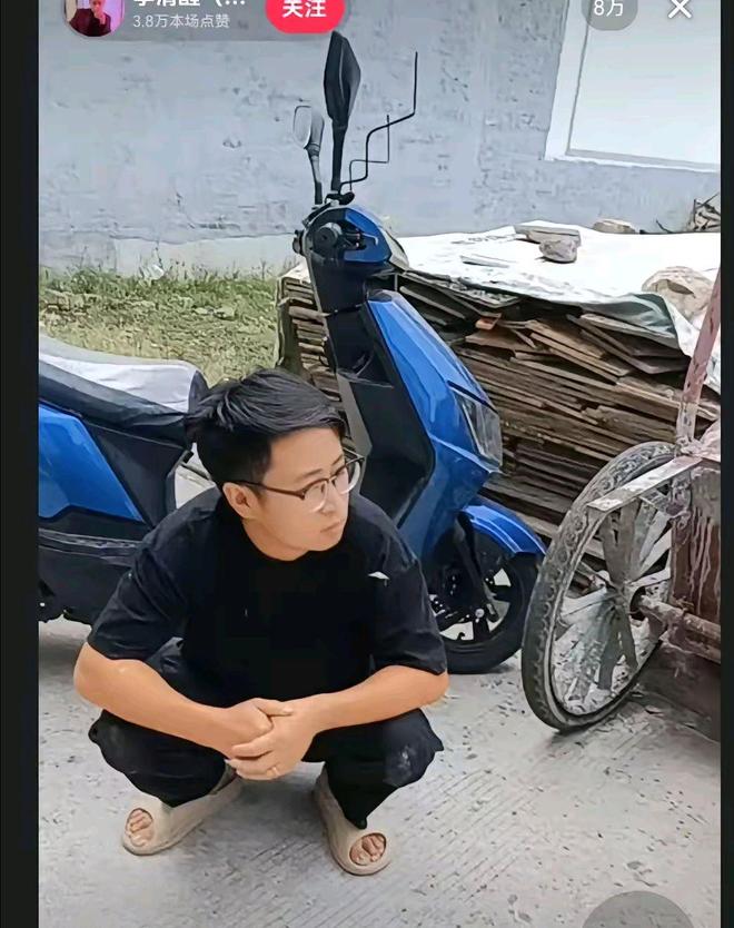 摄影师小李和拉乌婆婆团队开撕直播日下跪求放过(图3)