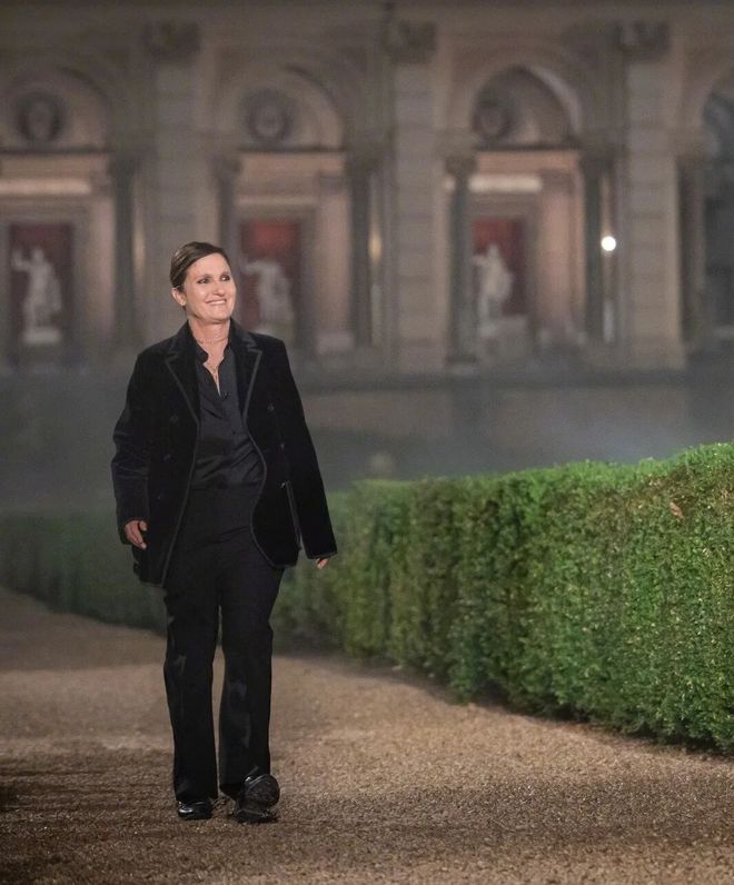 玛利亚阿姨加盟FENDI唐嫣檀健次的衣橱即将大上新！(图3)