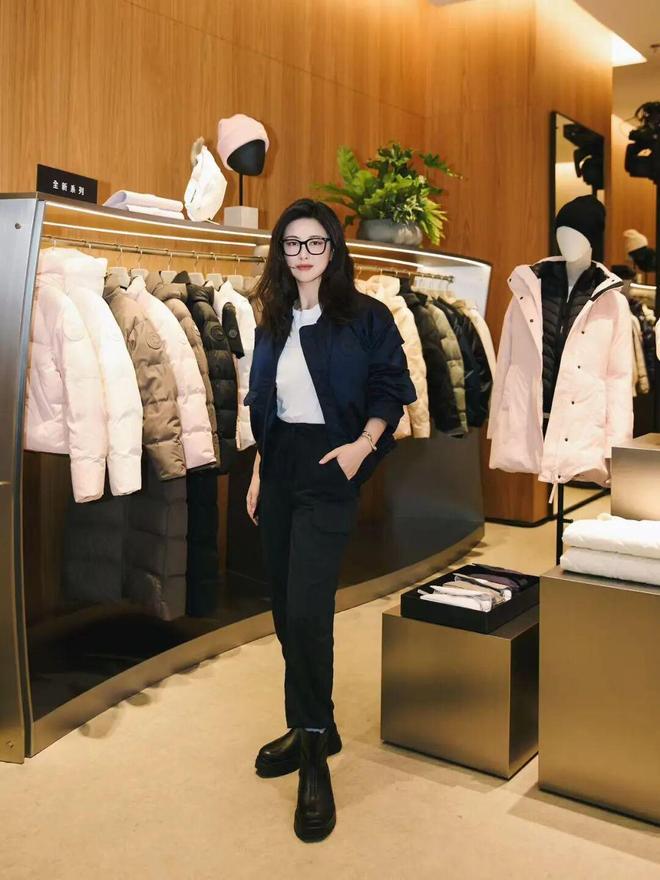 玛利亚阿姨加盟FENDI唐嫣檀健次的衣橱即将大上新！(图11)