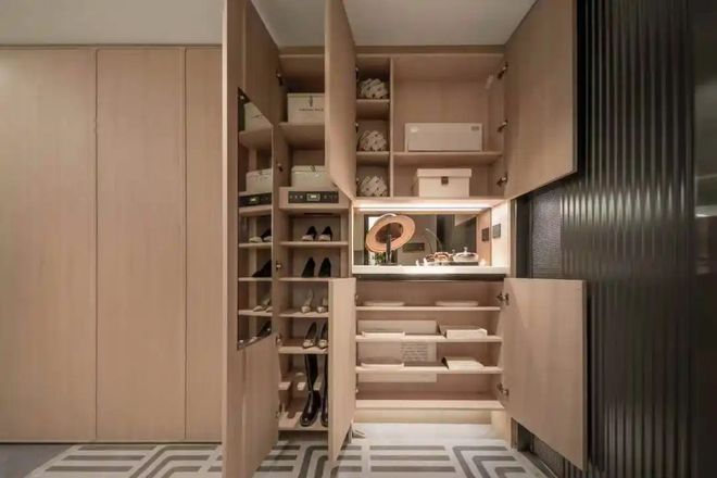 十一月百度热搜@招商时代潮派售楼处电话:顶奢生活之选(图17)