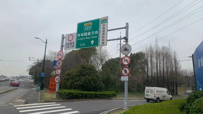 十一月百度热搜@中环置地中心望云售楼处电话：顶奢生活之选(图21)