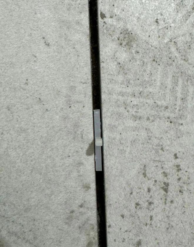 越来越多人客厅不铺瓷砖了学学广东人的做法便宜耐用无甲醛(图5)