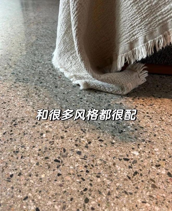 越来越多人客厅不铺瓷砖了学学广东人的做法便宜耐用无甲醛(图20)