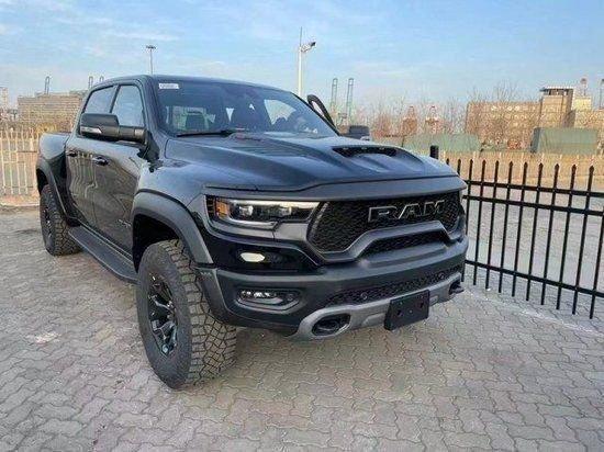 一手本家特价24款道奇公羊霸王龙最低多少钱现车配置80万起(图1)