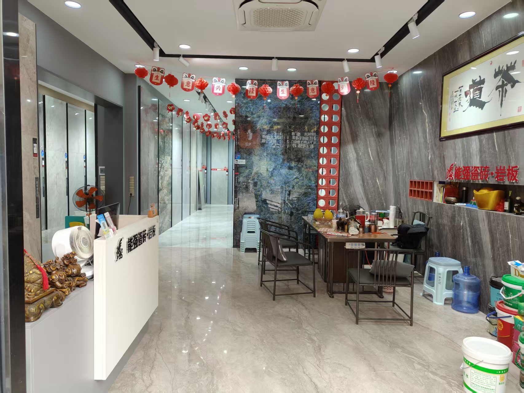 桂平厨卫墙砖选购指南：五大定制厂家深度解析与推荐(图1)