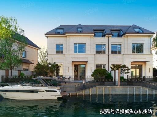 ☄兰香湖贰号售楼处魔都游艇入户墅解锁顶流湖居新范式！(图12)
