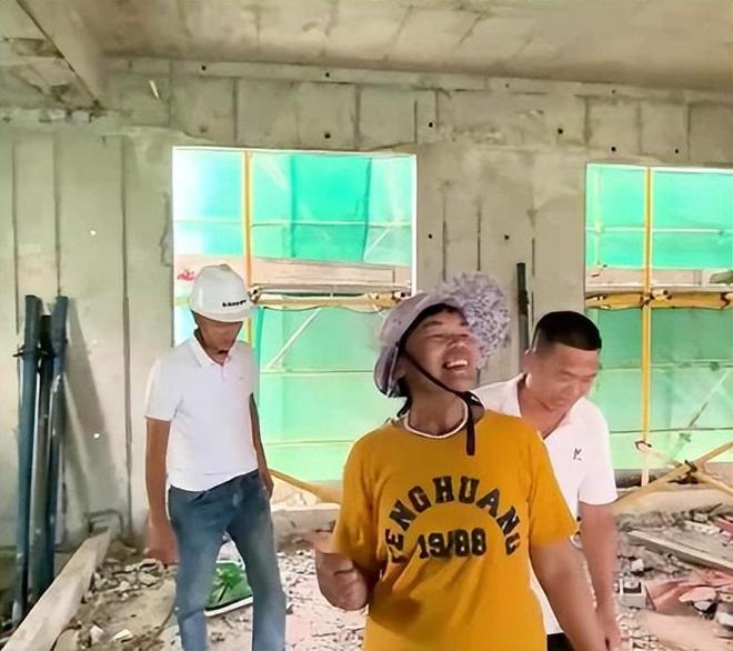 全红婵家封顶大喜无人机广告牌齐至重演大衣哥悲剧(图17)